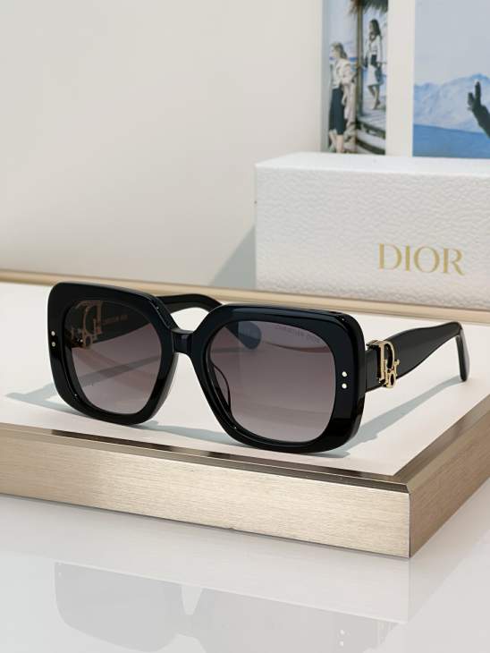 Picture of Dior Sunglasses _SKUfw80880060fw